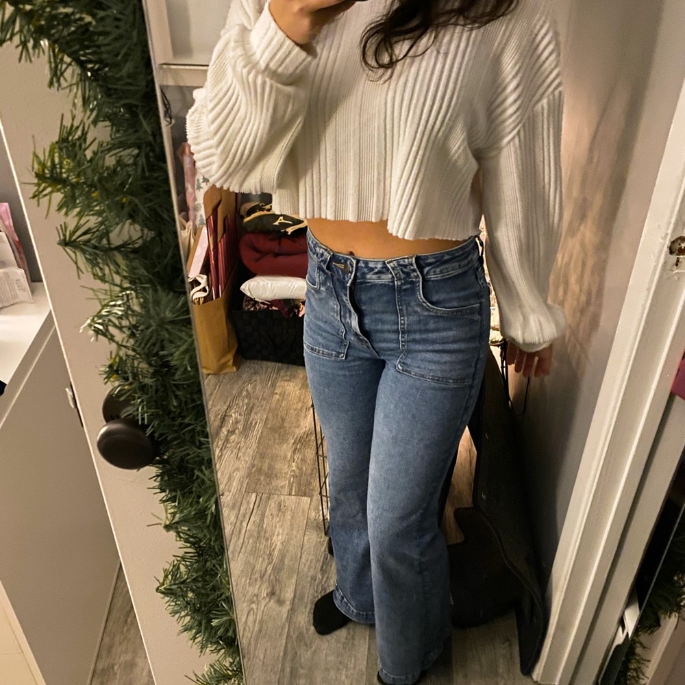 White long sleeve Crop